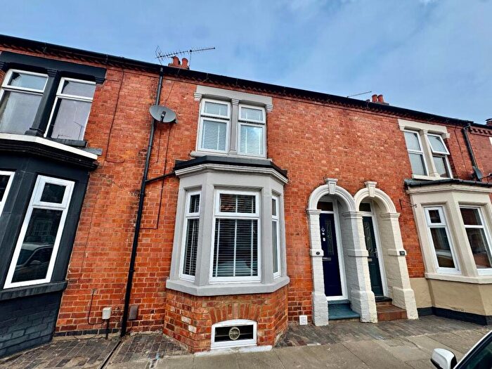 3 Bedroom Terraced House For Sale In Ashburnham Road, Abington, Northampton, NN1