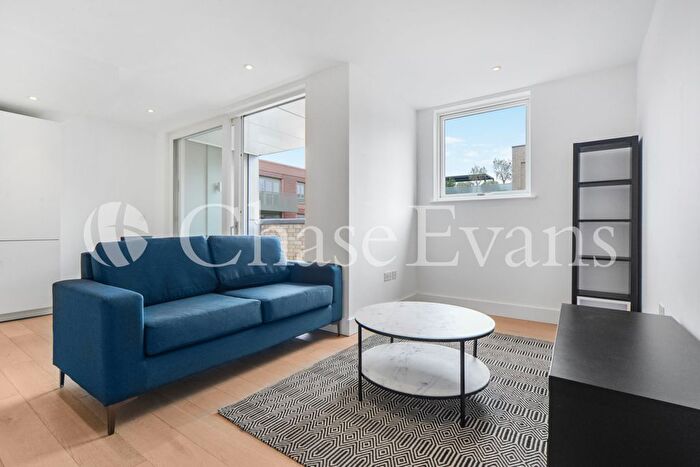 1 Bedroom Flat To Rent In Claremont House, London Square, Quebec Way, Canada Water, London, SE16