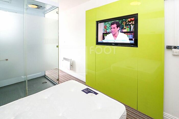 Flat To Rent In Sunbridge Halls, Bradford, BD1