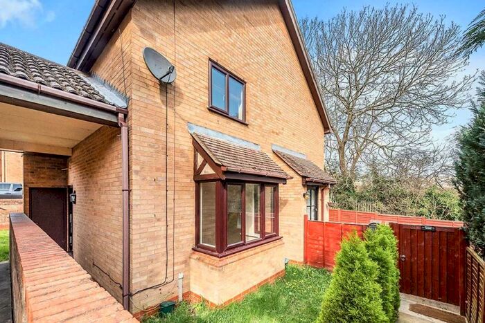 2 Bedroom Terraced House To Rent In The Pastures, Hemel Hempstead, Hertfordshire, HP1