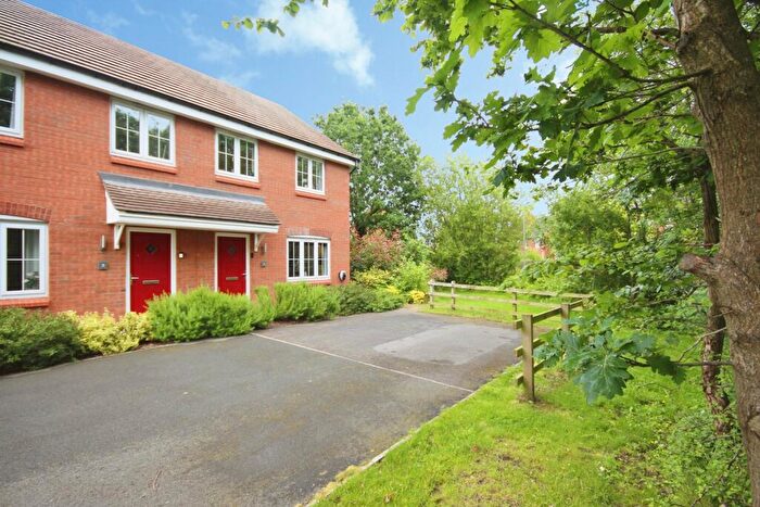 3 Bedroom Semi-Detached House For Sale In The Sidings, Bedworth, Warwickshire, CV12
