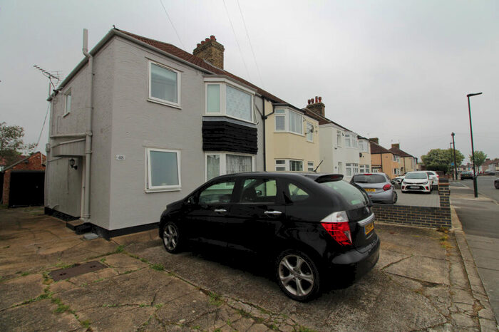 3 Bedroom Semi-Detached House To Rent In Westbrooke Road, Welling, DA16