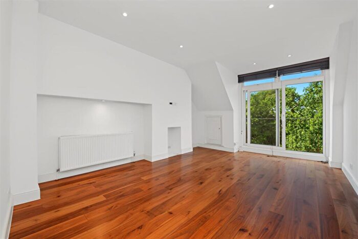 3 Bedroom Apartment To Rent In Oakhill Avenue, Hampstead, London, NW3