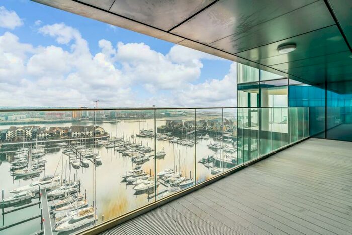 3 Bedroom Apartment To Rent In The Moresby Tower, Ocean Village, SO14