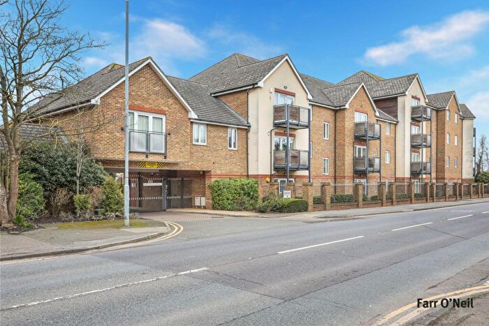 2 Bedroom Apartment For Sale In Epping New Road, Buckhurst Hill, IG9