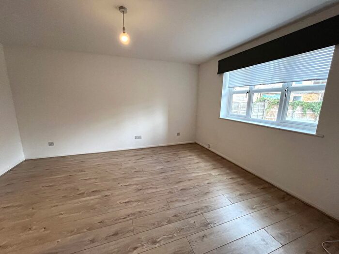 2 Bedroom Flat To Rent In Redford Close, Feltham, TW13