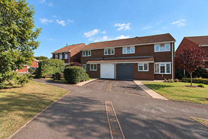 4 Bedroom Semi-Detached House For Sale In Fair Isle Close, Stubbington, PO14