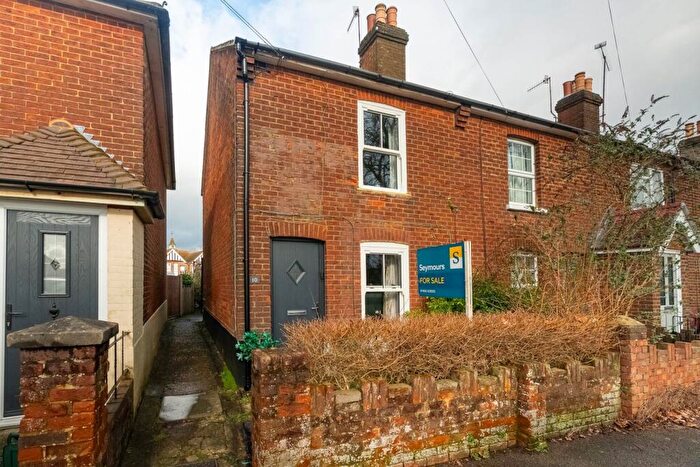 2 Bedroom End Of Terrace House For Sale In North Street, Godalming, Surrey, GU7