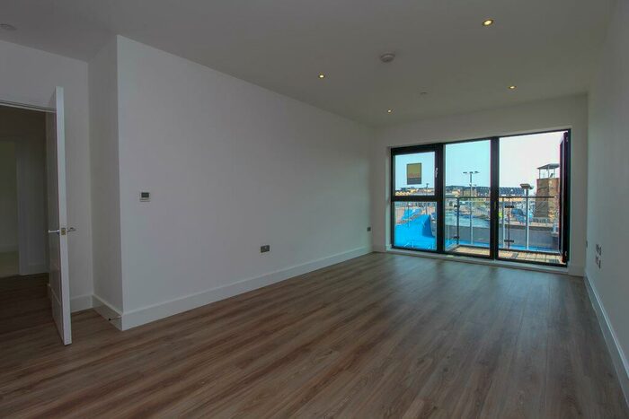 2 Bedroom Flat To Rent In Whitewater House, Bayscape, Cardiff Marina, CF11