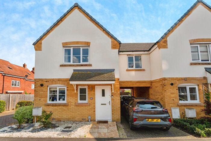 4 Bedroom Link Detached House For Sale In Radiator Road, Great Cornard, Sudbury, Suffolk, CO10