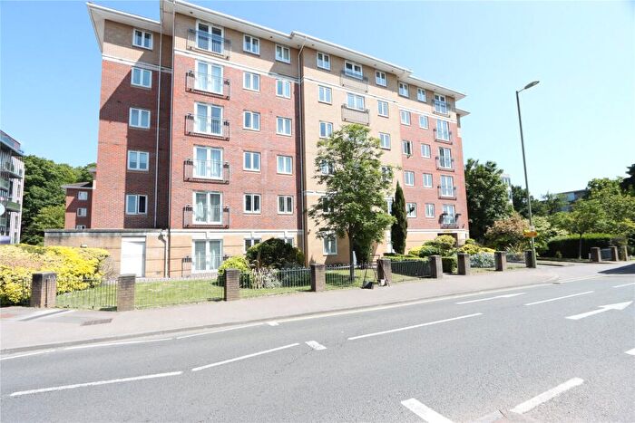 2 Bedroom Apartment To Rent In Farnborough Road, Farnborough, Hampshire, GU14