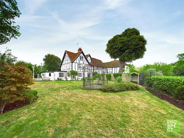 5 Bedroom Semi-Detached House To Rent In Amerden Lane, Taplow, Maidenhead, SL6