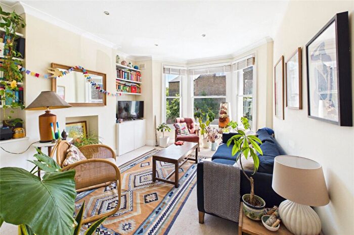 1 Bedroom Apartment For Sale In Fawnbrake Avenue, London, SE24