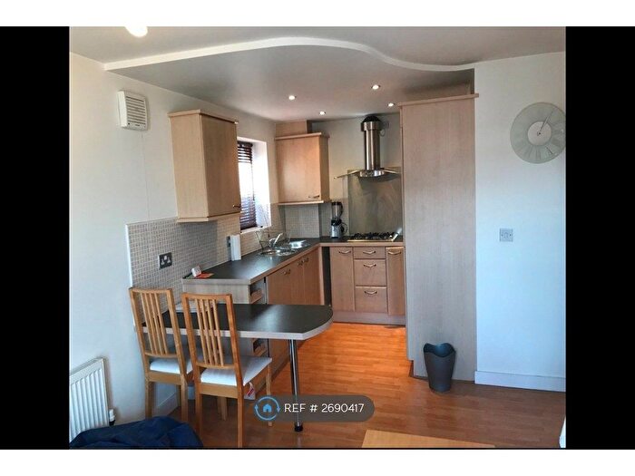 2 Bedroom Flat To Rent In Leadmill Court, Sheffield, S1