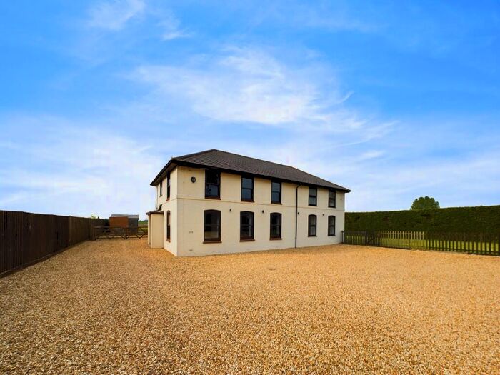 4 Bedroom Detached House For Sale In Guys Head Road, Sutton Bridge, PE12