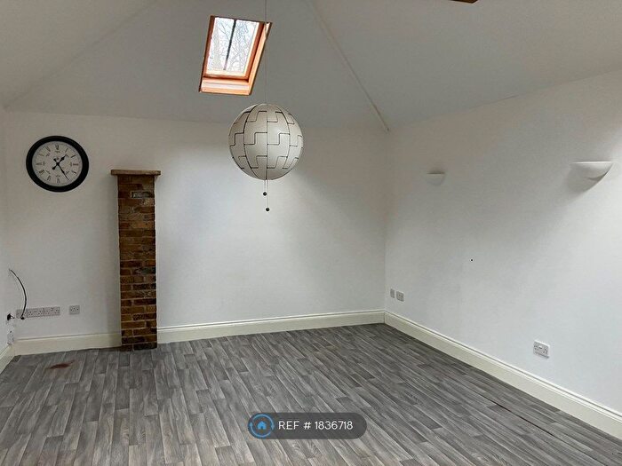 2 Bedroom Bungalow To Rent In The Street, Ash, Sevenoaks, TN15