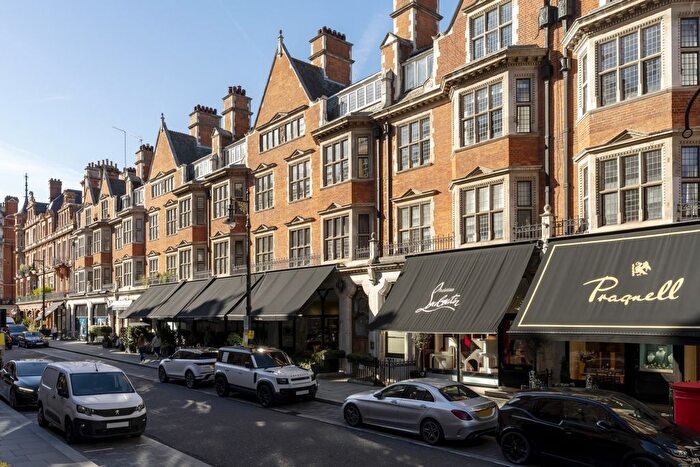 3 Bedroom Flat For Sale In Mount Street, Mayfair, W1K