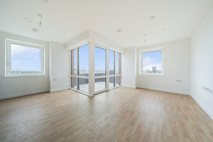 2 Bedroom Flat To Rent In St Pauls Road, Barking, London, IG11