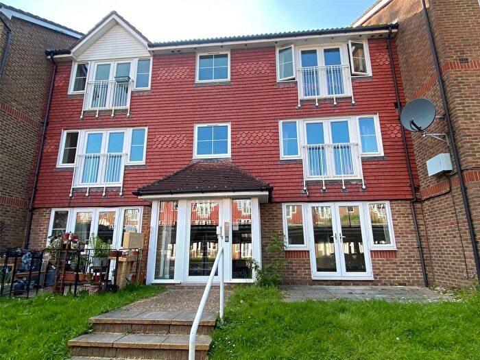 1 Bedroom Flat To Rent In Tuscany Gardens, Crawley, West Sussex, RH10