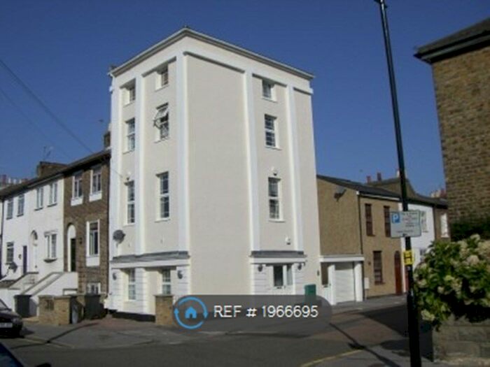 3 Bedroom Maisonette To Rent In Wandle Road, Croydon, CR0