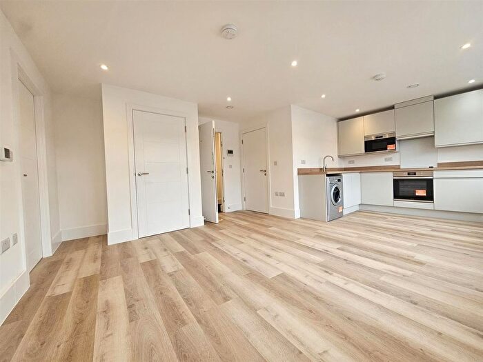 1 Bedroom Flat To Rent In Flat, Mercia House, Market Square, Sandy, SG19