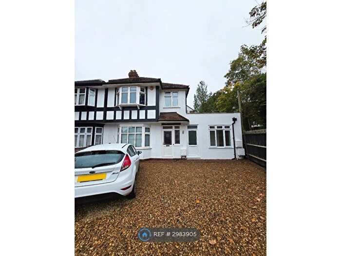 2 Bedroom Flat To Rent In Bromley, Bromley, BR2