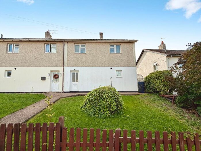3 Bedroom Semi Detached House For Sale In Cornwall Drive, Chesterfield, S43