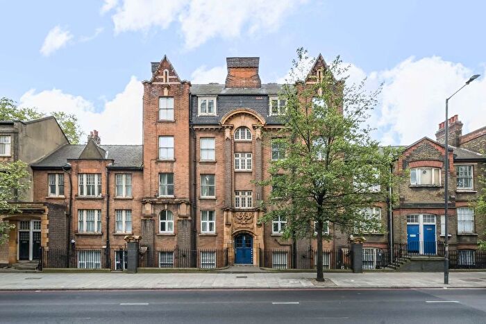 2 Bedroom Flat To Rent In The Highway, Wapping, E1W