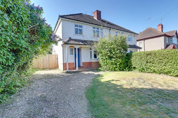 3 Bedroom Semi-Detached House For Sale In Kidmore Road, Caversham Heights, RG4
