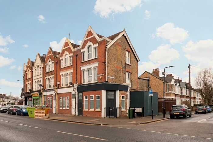 Studio To Rent In Grove Green Road, Leytonstone, London, E11