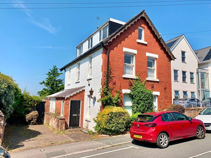 4 Bedroom Detached House For Sale In The Mount, Heswall, Wirral, Merseyside, CH60