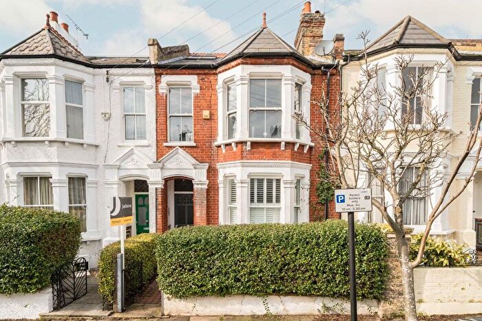 2 Bedroom Flat To Rent In Rudloe Road, London, SW12