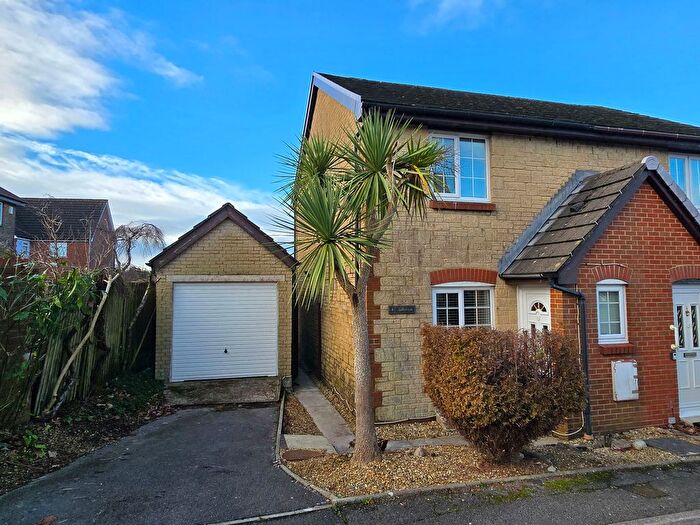 2 Bedroom Semi Detached House For Sale In Clos Waun Wen, Llangyfelach, Swansea, SA6