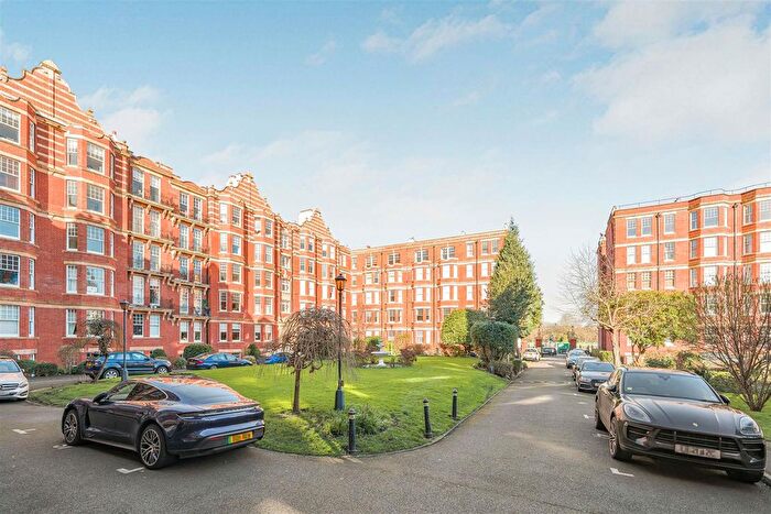 3 Bedroom Flat To Rent In Lower Richmond Road, Putney, SW15