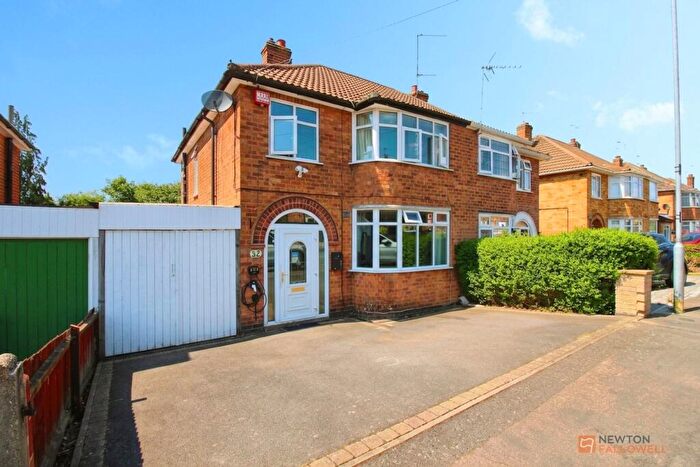 3 Bedroom Semi-Detached House For Sale In Mossdale Road, Leicester, LE3