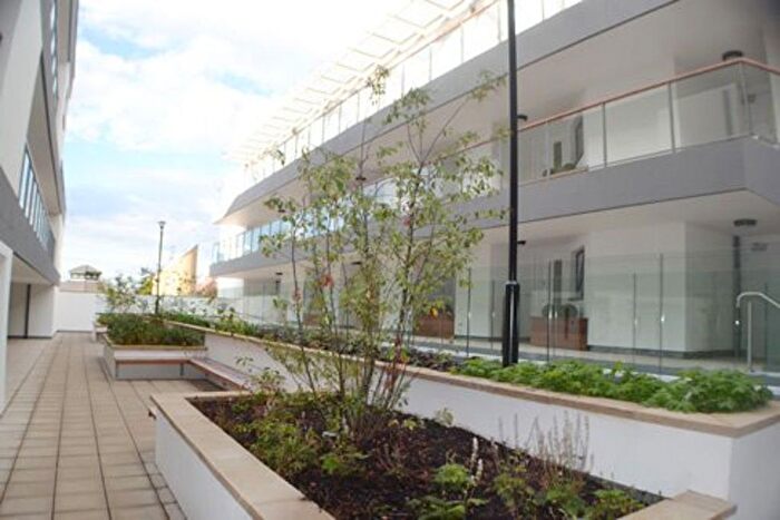 1 Bedroom Flat To Rent In Flower Lane, London, NW7