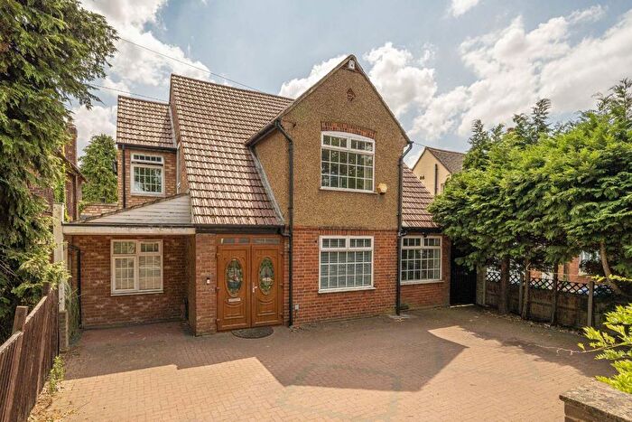 5 Bedroom Detached House For Sale In Twickenham Road, Hanworth, TW13
