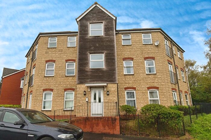 2 Bedroom Flat For Sale In Chaucer Grove, Exeter, EX4