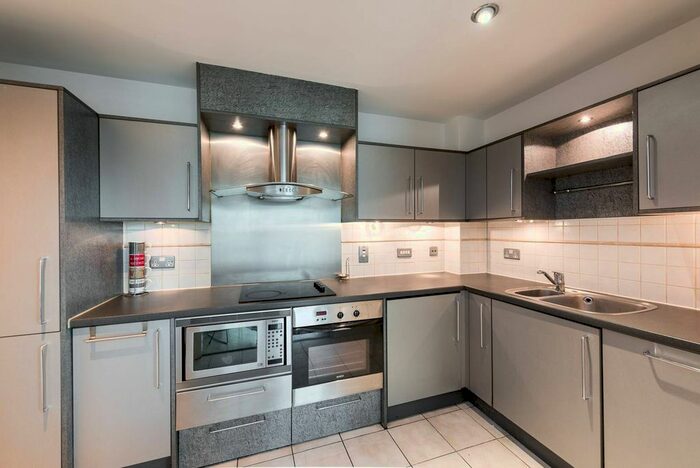 2 Bedroom Flat To Rent In St George Wharf, Vauxhall, London, SW8