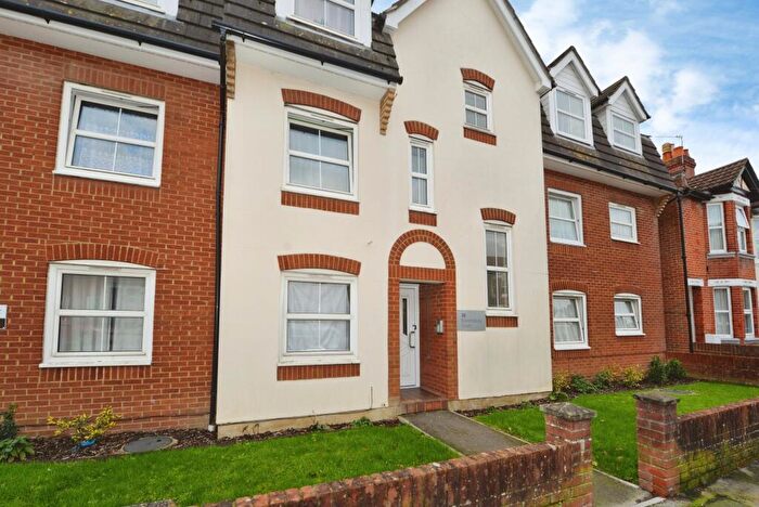 1 Bedroom Flat To Rent In Charlton Road, Southampton, SO15
