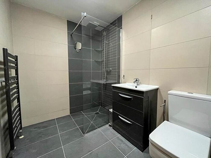 2 Bedroom Flat To Rent In Lapwing Lane, West Didsbury, M20