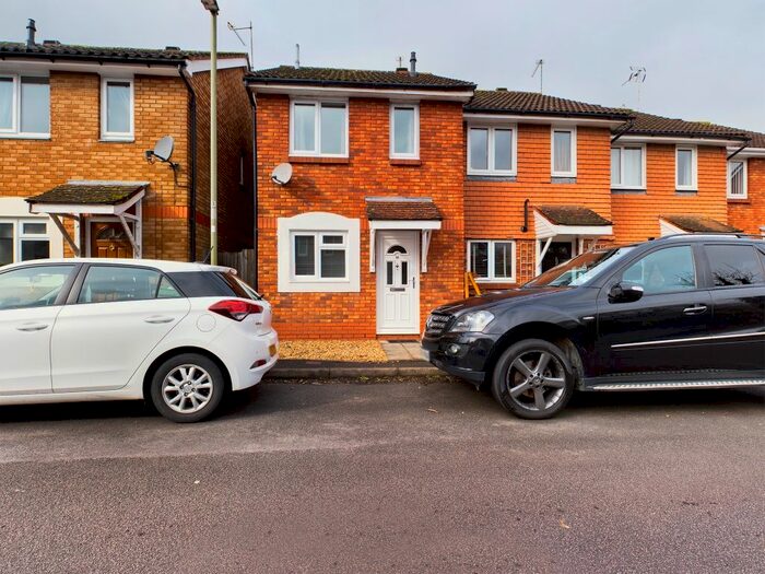 2 Bedroom End Of Terrace House To Rent In Flaxfield Court, Brookvale, Basingstoke, RG21
