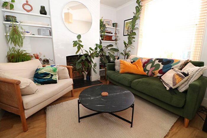 2 Bedroom Terraced House To Rent In Mount Street, Dorking, RH4