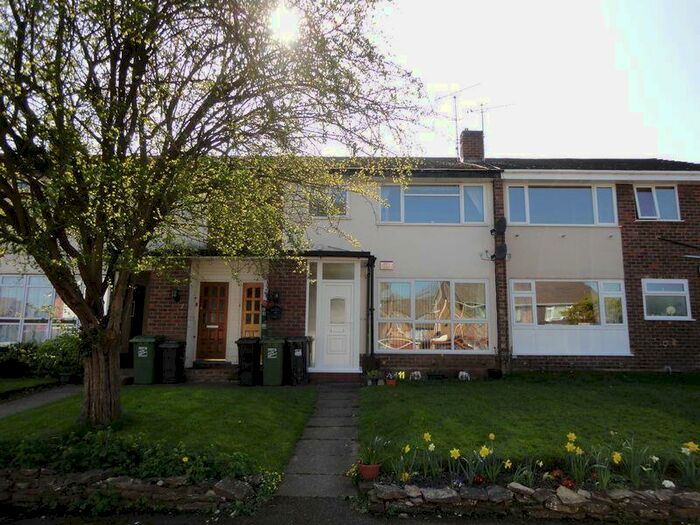 2 Bedroom Maisonette To Rent In Battens Close, Redditch, B98