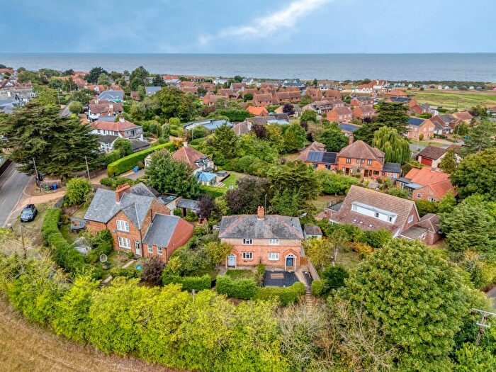 3 Bedroom Semi-Detached House For Sale In Three Bedroom Coastal Cottage In Desirable Old Hunstanton, PE36