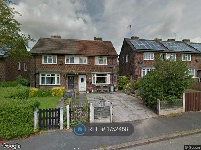 3 Bedroom Semi-Detached House To Rent In Lake View, Manchester, M9