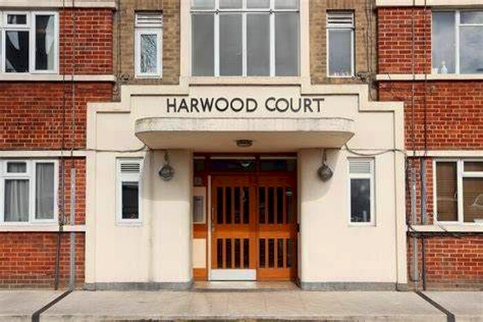 1 Bedroom Flat To Rent In Harwood Court, Putney, SW15