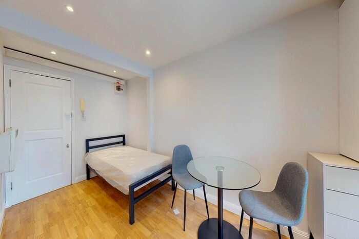 Studio To Rent In Courtfield Gardens, London, SW5