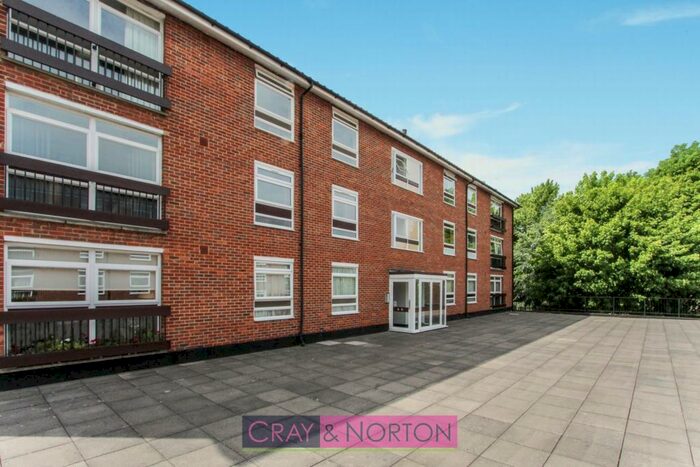 2 Bedroom Apartment To Rent In Maresfield, Park Hill, CR0