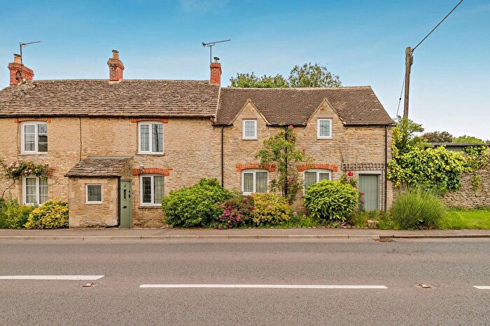 3 Bedroom Semi-Detached House For Sale In London Road, Poulton, Cirencester, GL7
